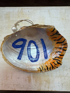 901 tigers ornament